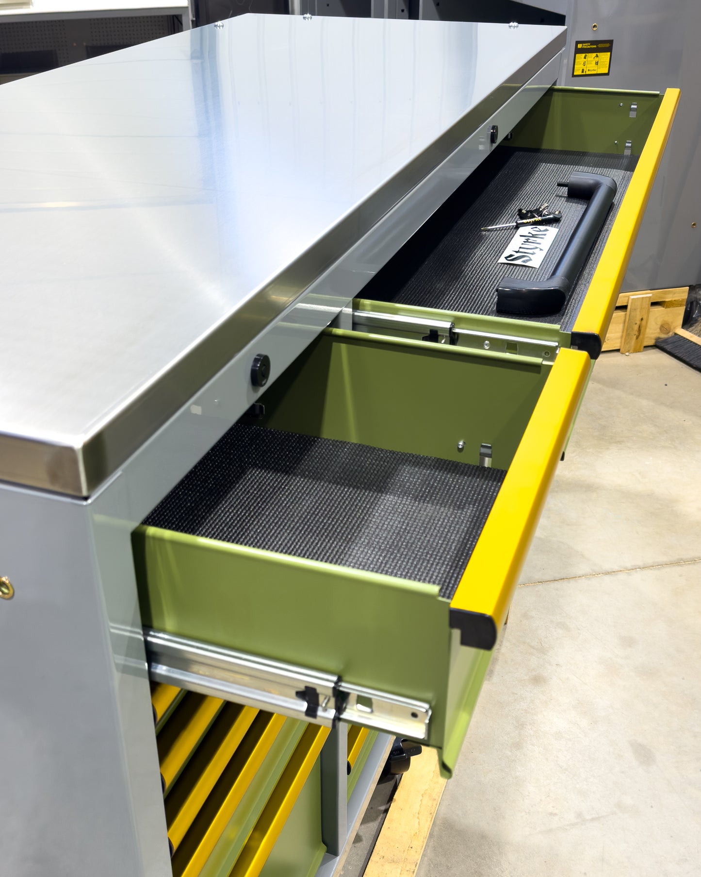 72" Tool Chest - Grey/Olive/Yellow