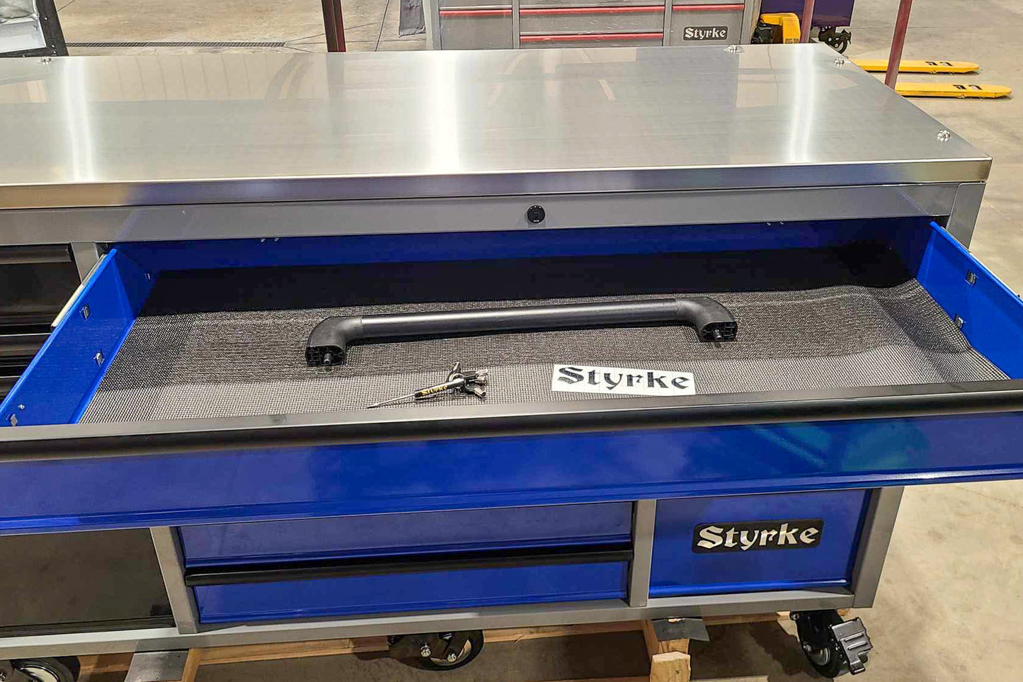 72" Tool Chest - LS:Grey/Black/Black / RS:Grey/Blue/Black