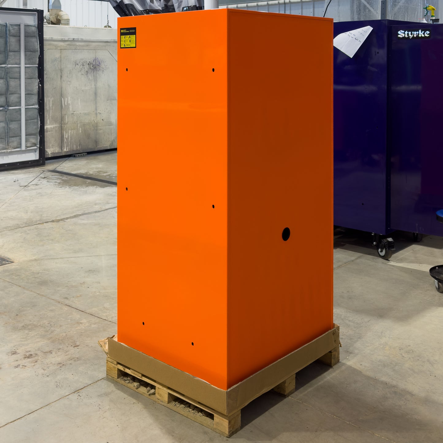 *SCRATCH AND DENT* 32" Locker - Orange/Orange/Black