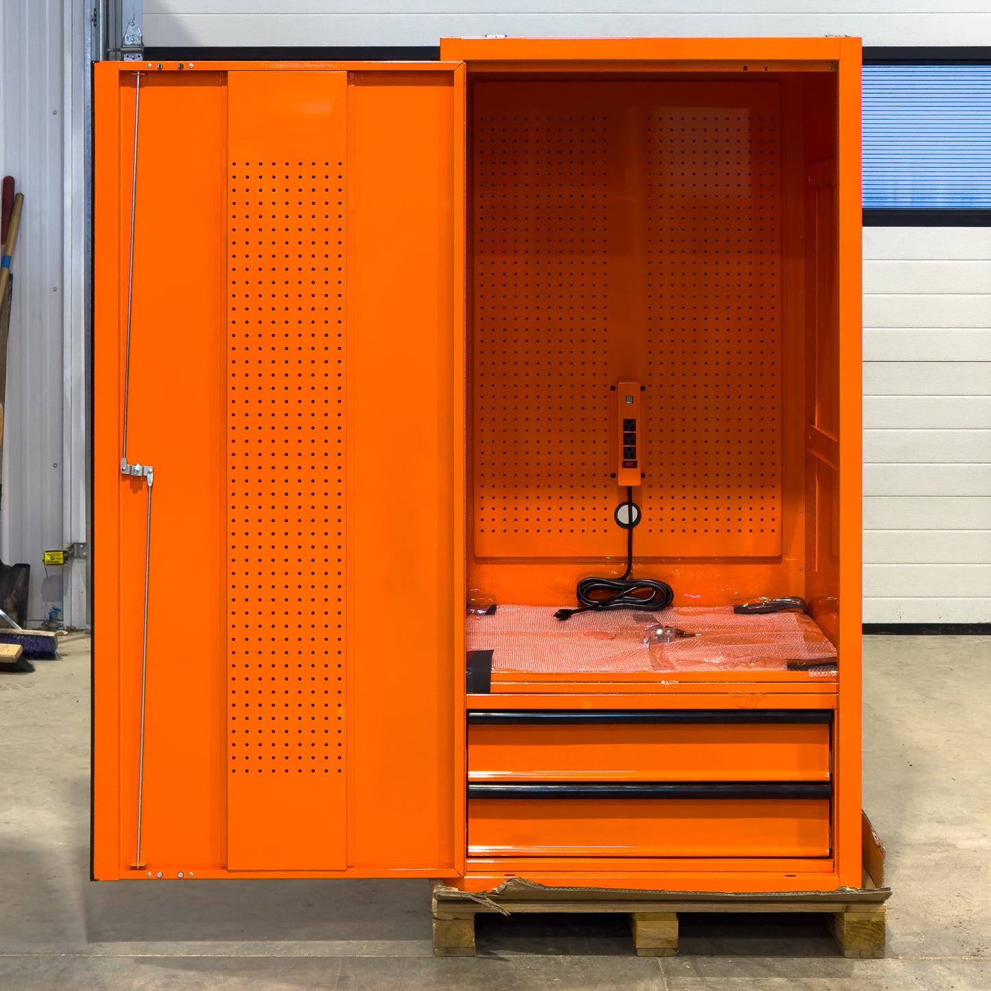 *SCRATCH AND DENT* 32" Locker - Orange/Orange/Black